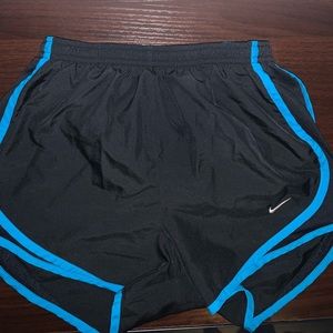 Black nike tempo shorts